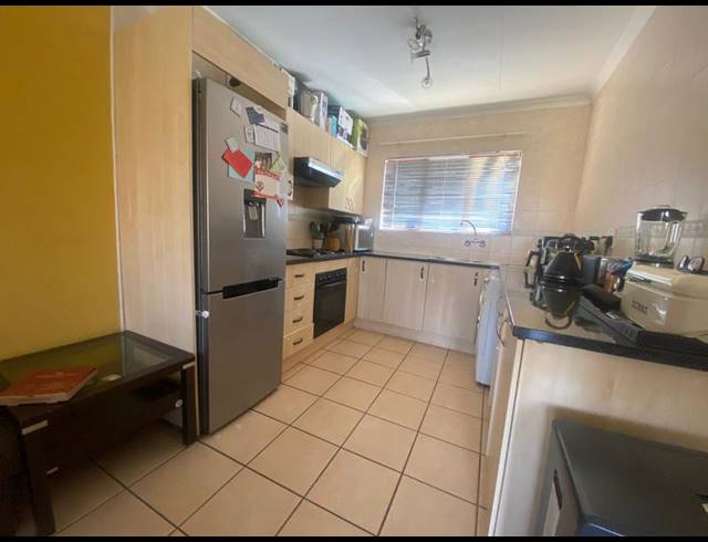 2 BEDROOM TOWNHOUSE FOR SALE IN MEREDALE